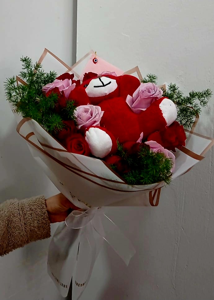Gül Buketi ve Sevimli Ayıcık - Görsel 2