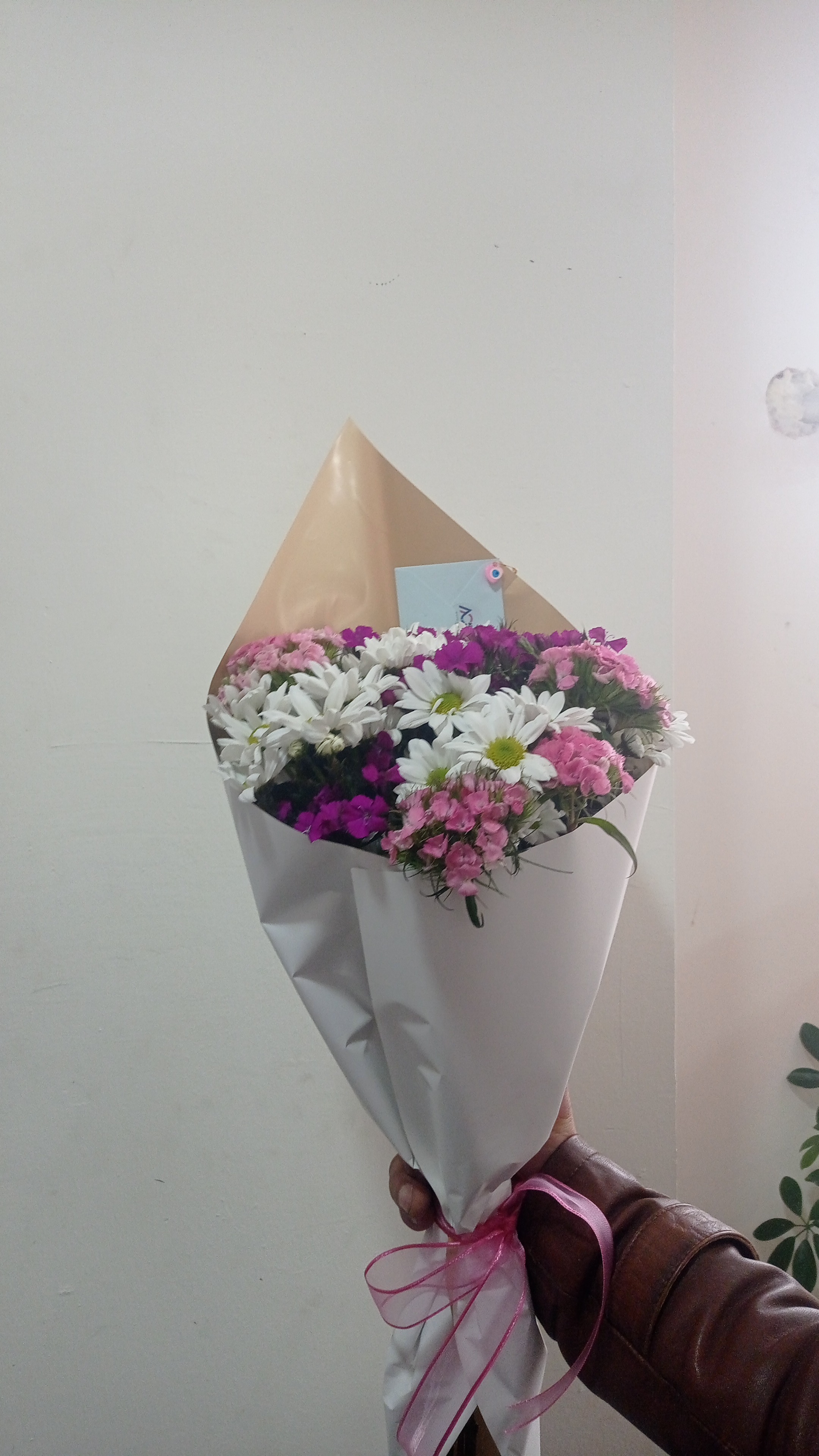 Mor ve Beyaz  - Görsel 2