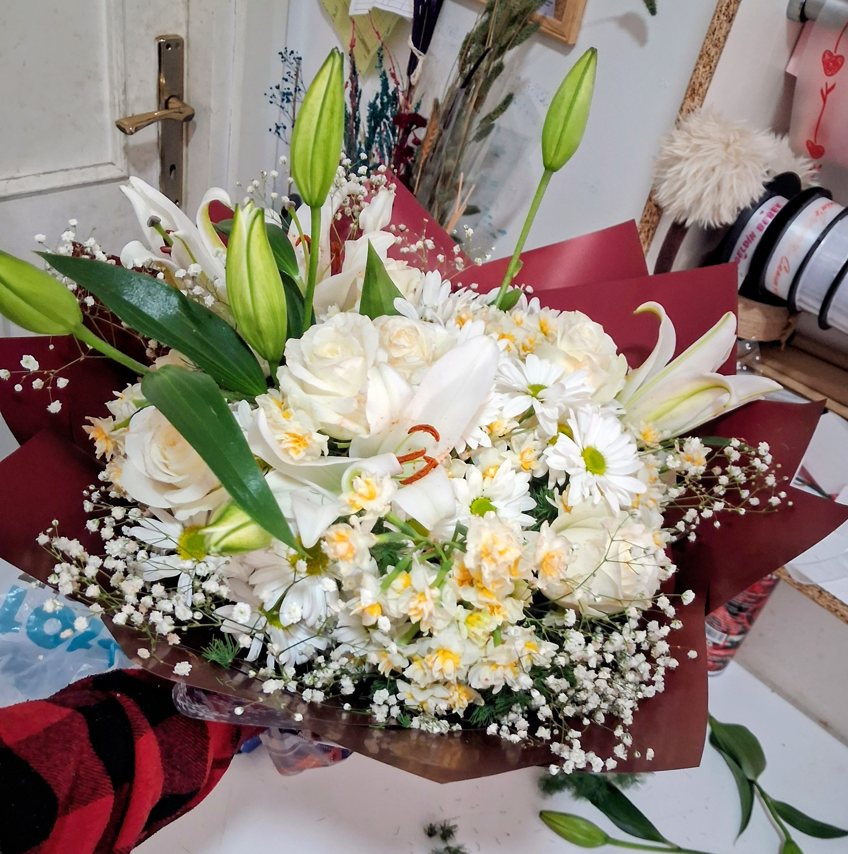 Beyaz düşler nergis buketi - Görsel 2