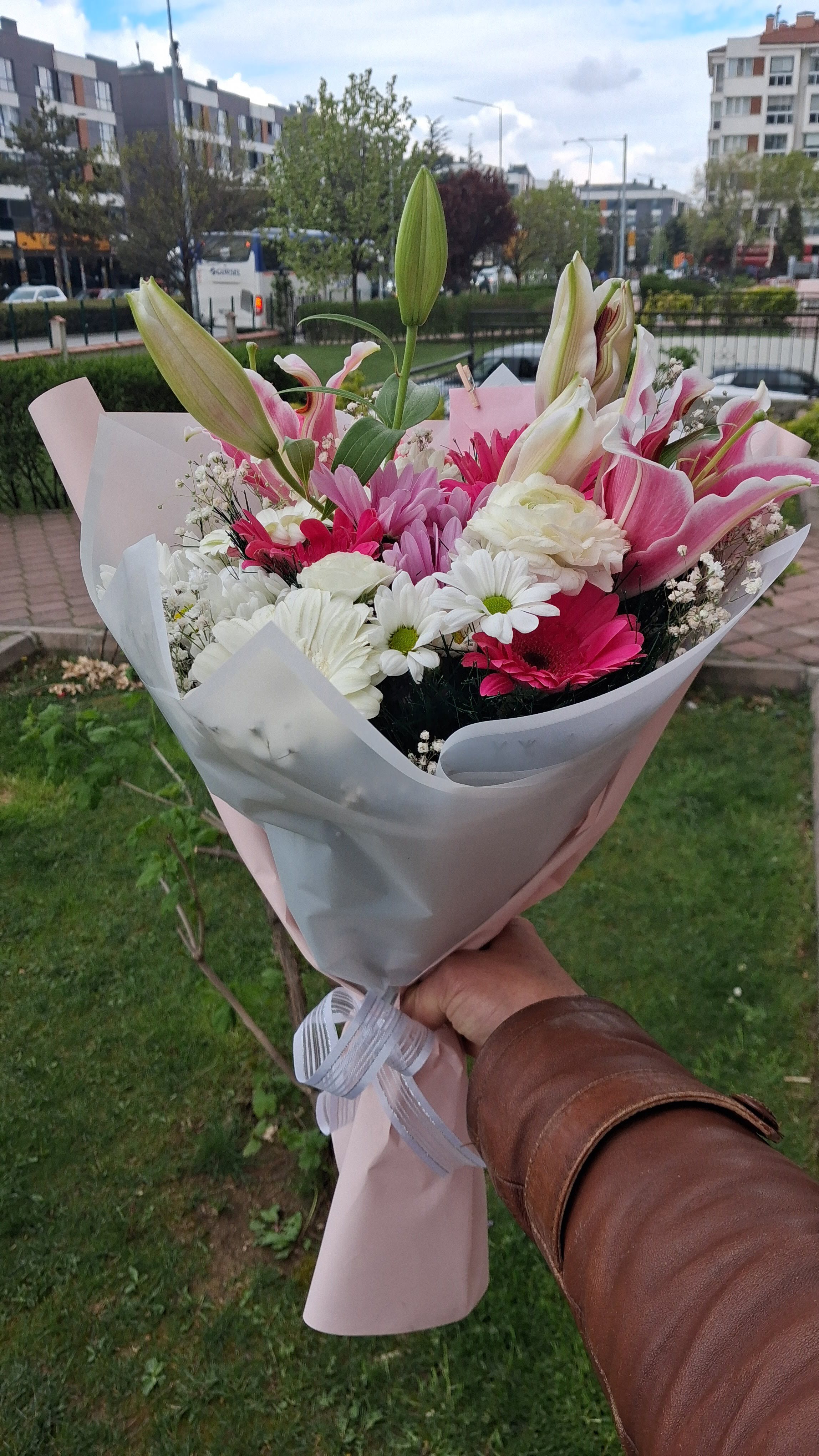 Lilyum ve mini gerbera - Görsel 2